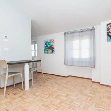 Hurban Venezian Aparthotel Trieste
