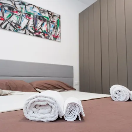Hurban Venezian Aparthotel *